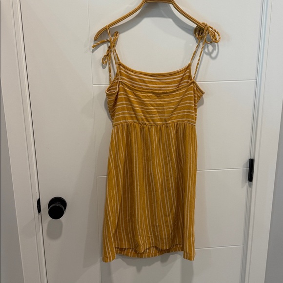Caution To The Wind Mustard and Cream Striped Top size medium - Picture 6 of 8